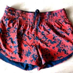 Lululemon reversible shorts.  Excellent condition!